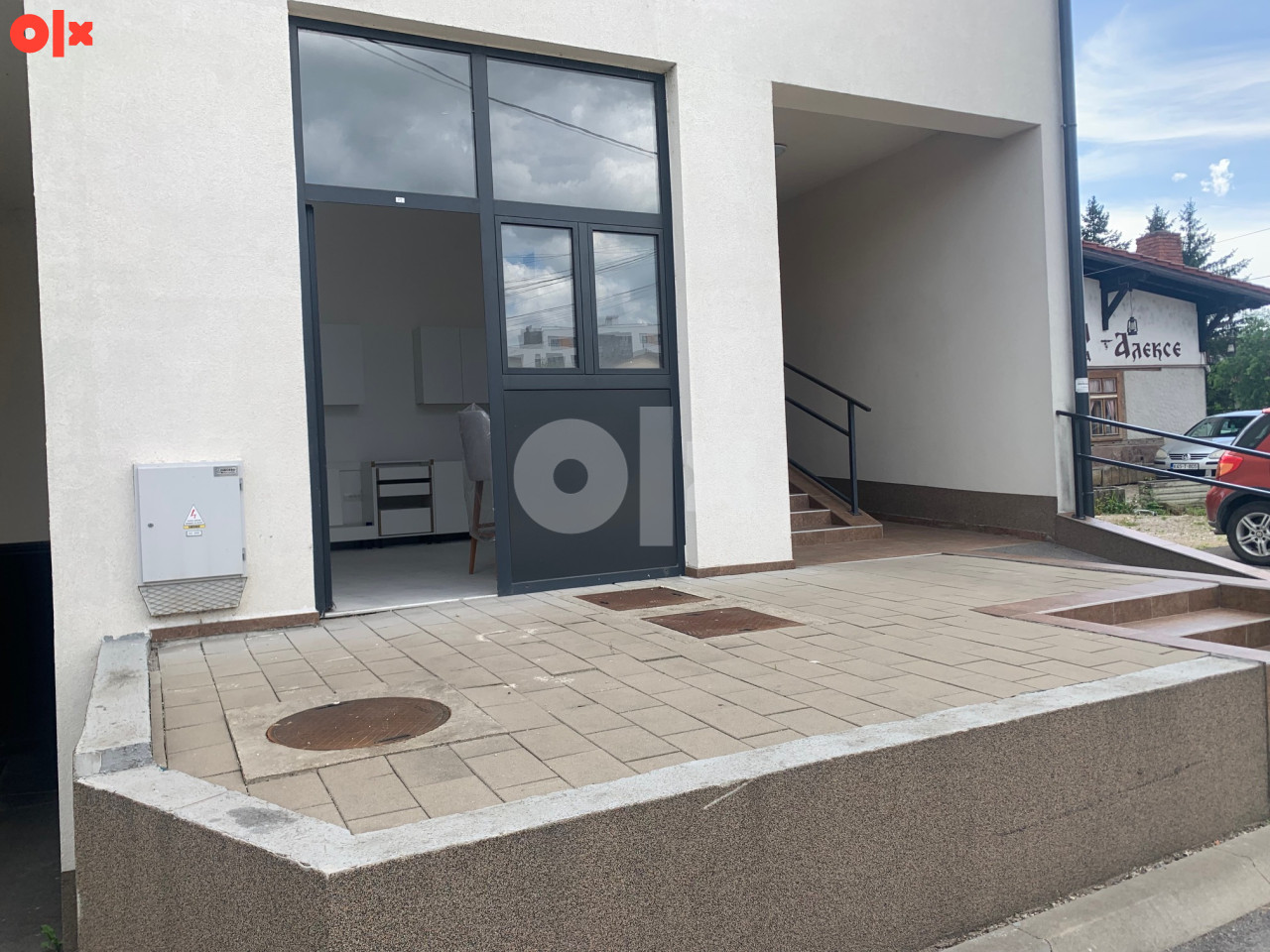 Poslovni prostor 24m2 i garaža - početak Lauša 6