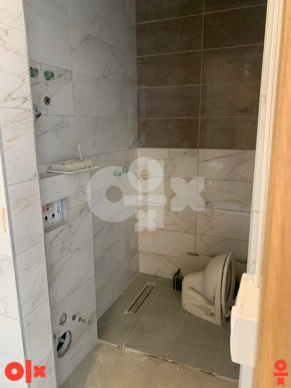 Poslovni prostor 24m2 i garaža - početak Lauša 4