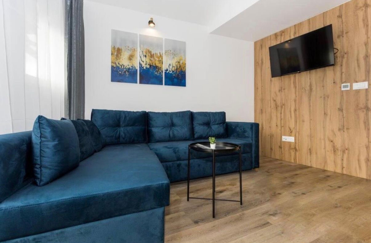 NN Nekretnine : Kuća sa apartmanima - Podhrastovi - Centar 17