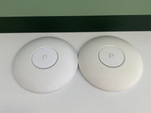 Ubiquiti UniFi AP Pro Wireless Access Point - 3 na stanju