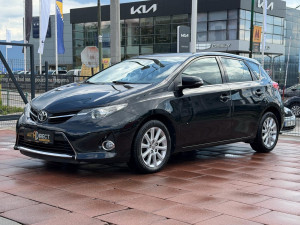 Toyota Auris 1.4 d 90KS Kamera Navigacija 2015