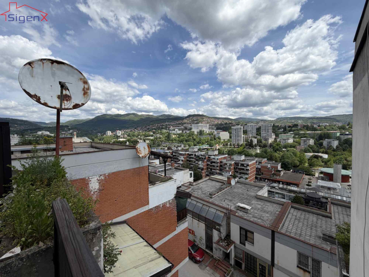 Stan Sarajevo/ Ciglane/ Četverosoban/ 1.sprat/ 88m2/ Garaža 11