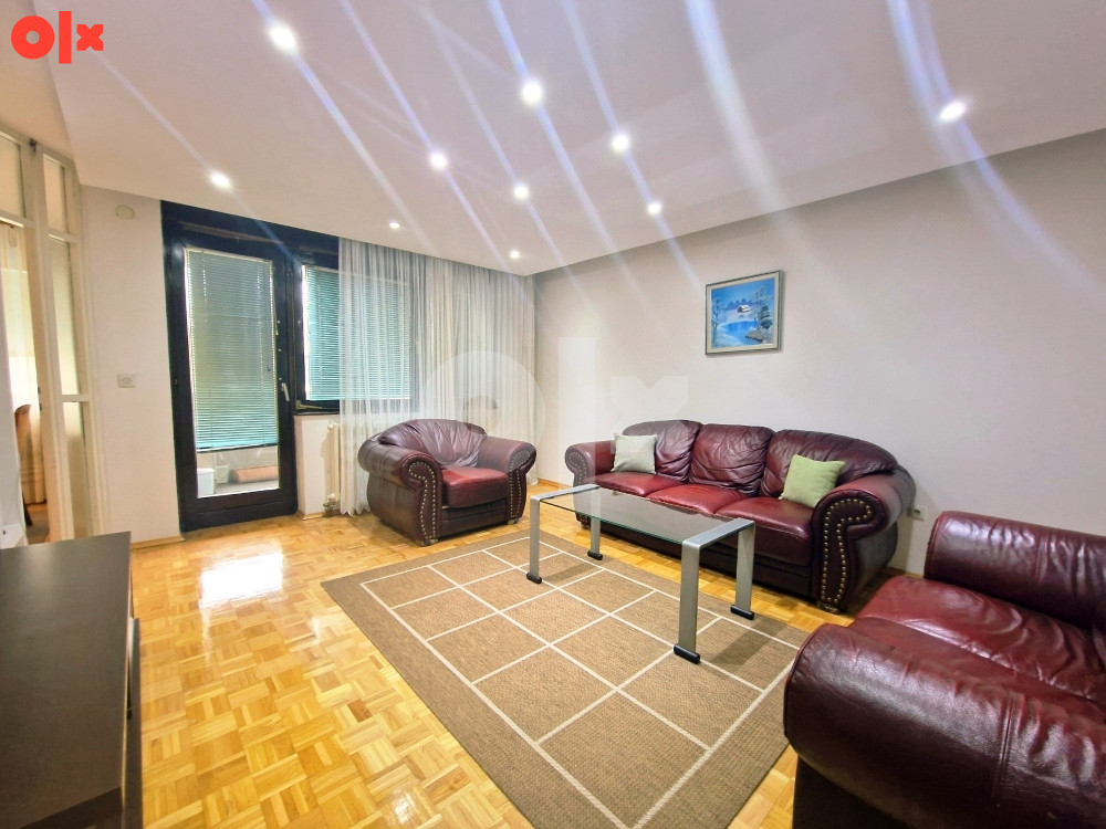 Centar-Breka - Trosoban stan CCA 90 m2 2