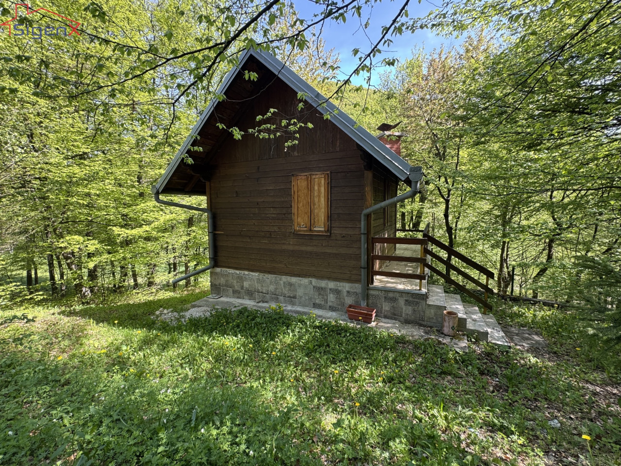 Vikednica uz potok/Zenik/2323m2/oaza mira i privatnosti