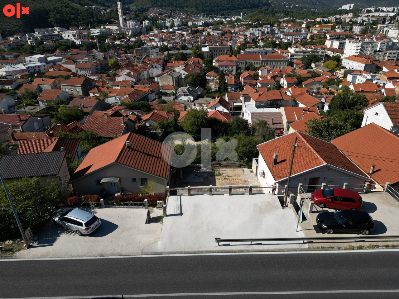 Uknjižena devastirana kuća sa predivnim pogledom na grad