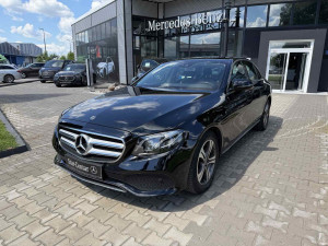 Mercedes-Benz E 220d 4matic AVANTGARDE - 1 vlasnik