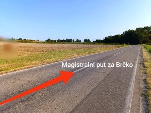 Zemljište pokraj magistralnog puta za Brčko