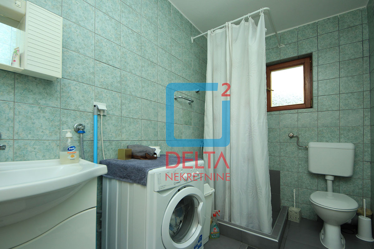 Namješten trosoban stan / 70m2 / Parking mjesto / Hrasno brdo 12