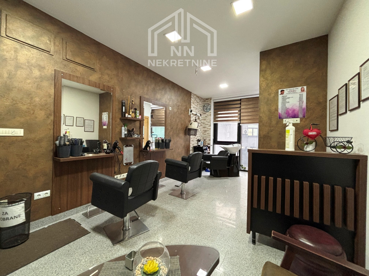 NN Nekretnine : Frizerski salon - Stup