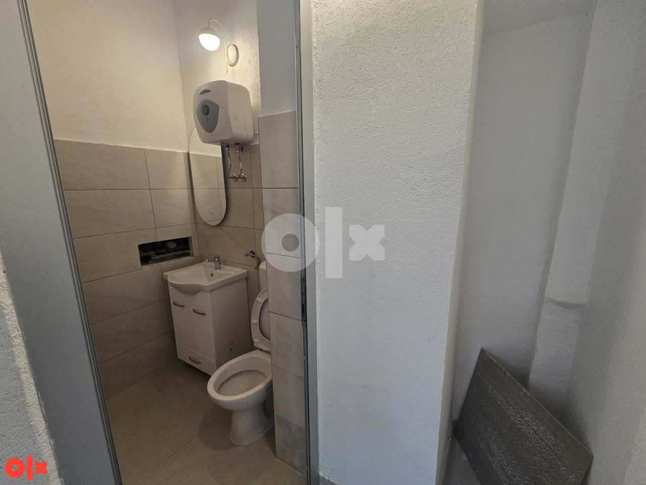 ZAKUP Poslovni prostor 16m2 sa garažnim mjestom - CENTAR BULEVAR 7