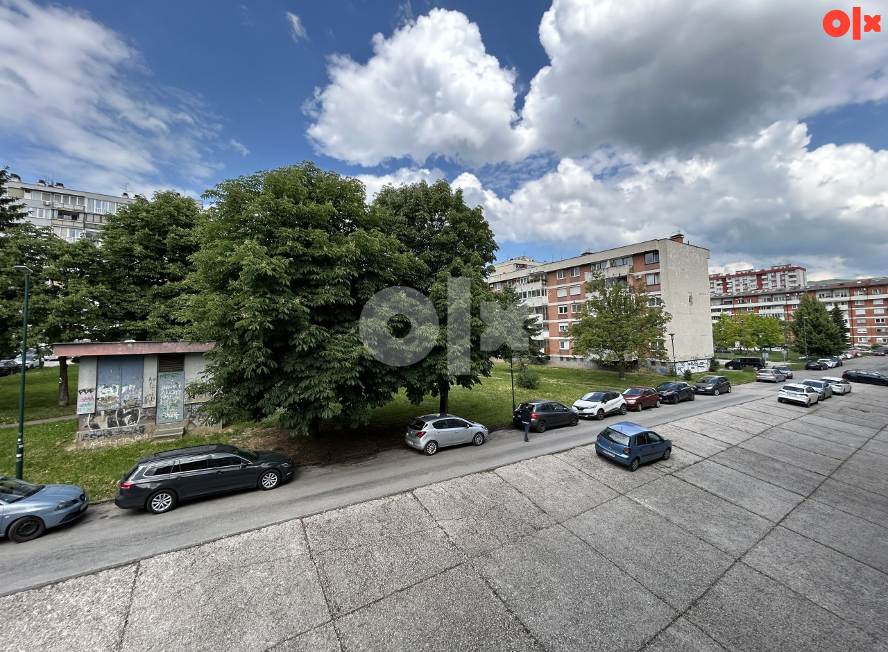 GRUNT - Novo Sarajevo 59 m2 +11 m2 balkona I sprat 17