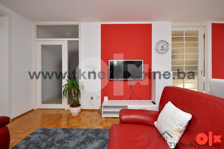 CENTAR - Namješten stan 50 m2, pored Hotela "Mellain" 2