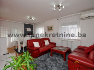 CENTAR - Namješten stan 50 m2, pored Hotela "Mellain"