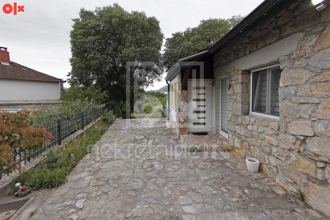 Prodaje se kuća i zemljište u Ljubuškom 10