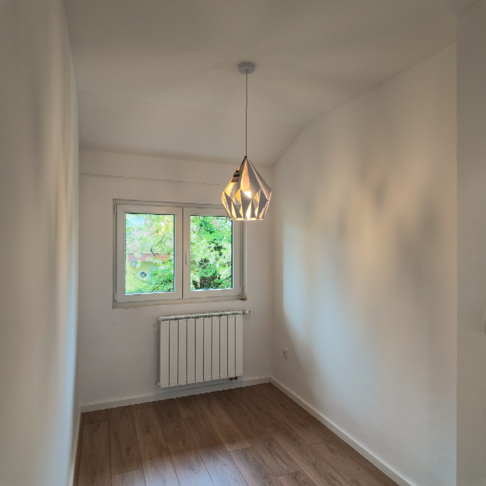 Renoviran trosoban stan Dobrinja - Novi Grad 12