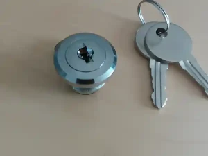 BRAVA BRAVICA ZA NAMJEŠTAJ SA KLJUČEM