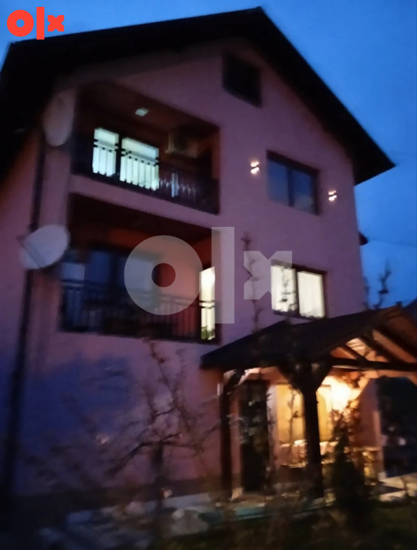Izdajem sprat kuće Tuzla