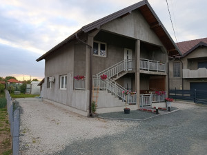 Kuca zivinice plac zemljiste