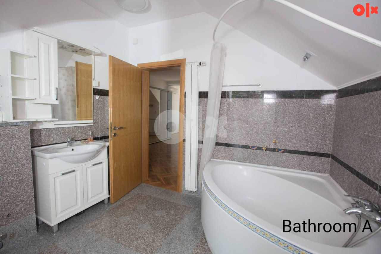 Grbavica - Vila Apartman CCA 216 m2 15