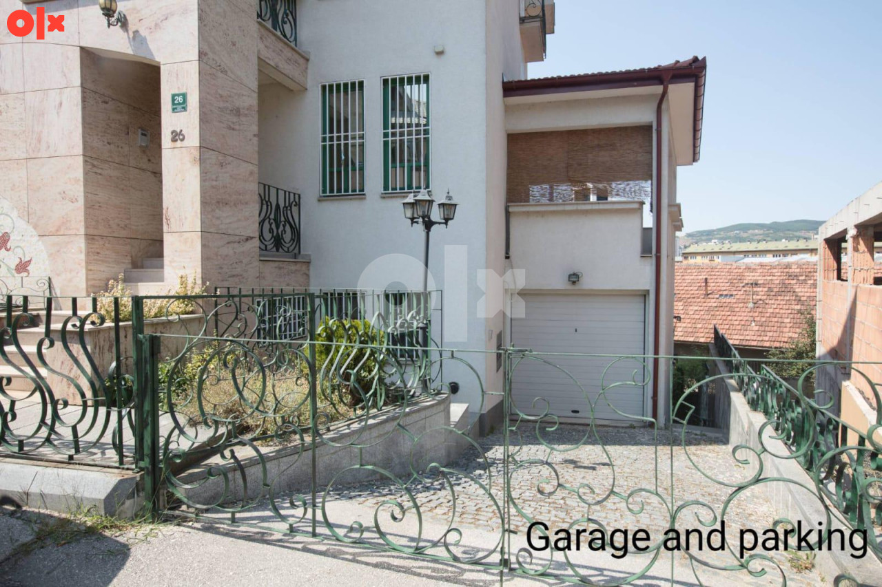 Grbavica - Vila Apartman CCA 216 m2 2