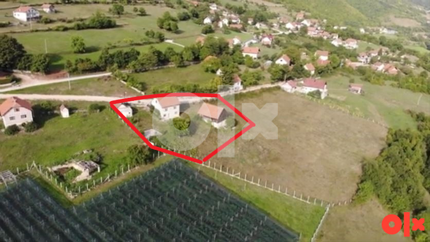 Kuća 160 m2 sa 500 m2  ili 1.000 m2 zemljišta potrebna renovacija