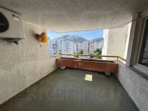 Prodaje se dvosoban stan 88 m2 u Splitskoj s predivnim pogledom