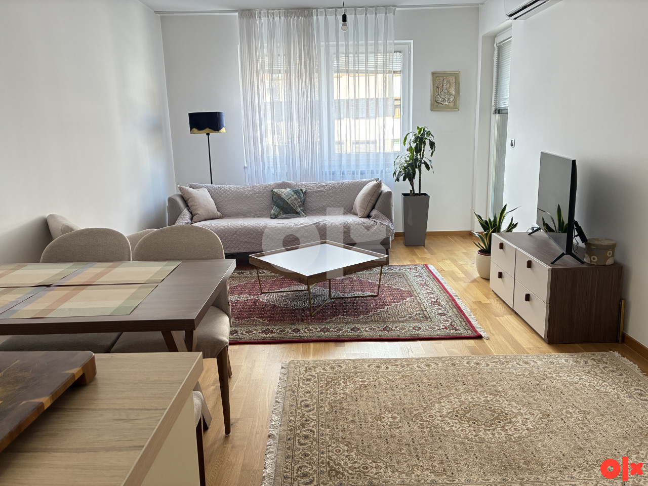 Četverosoban namješten stan sa balkonom - Bulevar Stup