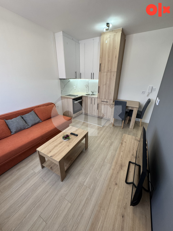 Izadjem garsonjeru u centru Banja Luka 3