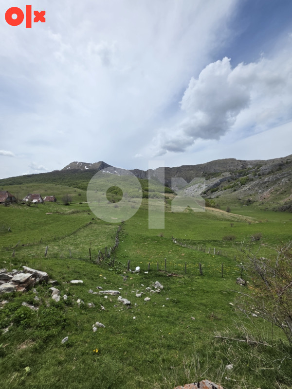Zemljište Trnovo 800m2,idealno za vikend objekat