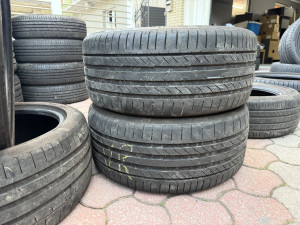 Prodajem 2 gume 235/40/18 Continental