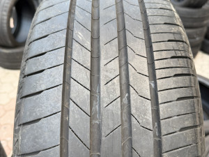 Prodajem 4 gume 235/50/20 Bridgestone 2023.g 7mm