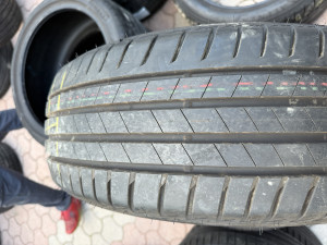 Prodajem 4 gume 225/55/19 Bridgestone 7mm
