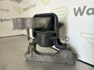 Nosac motora Toyota RAV4 2008 (fotografija 3)
