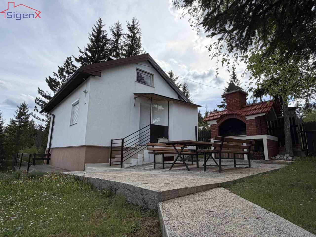 Vikendica Bijambare/ Renovirano/ 906m2/ Nišička visoravan