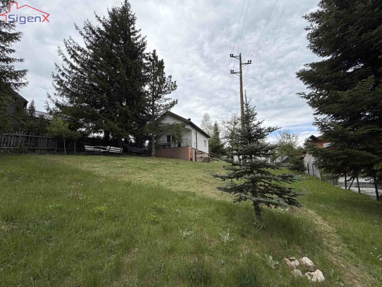Vikendica Bijambare/ Renovirano/ 906m2/ Nišička visoravan 22