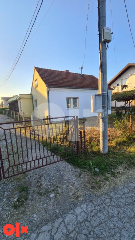 Kuća 80 kvadrata Prijedor garaza susana 900 kv plac pvc stolarija