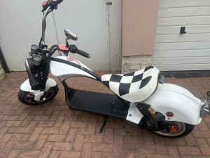 ELEKTRICNI ROMOBIL