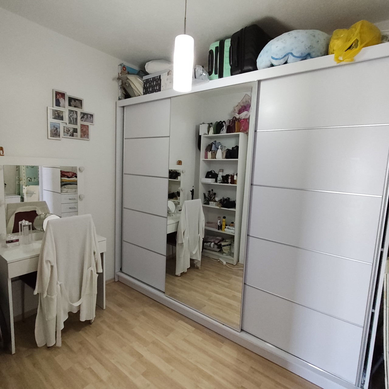 KUĆA SA TRI STANA, LAUŠ 14