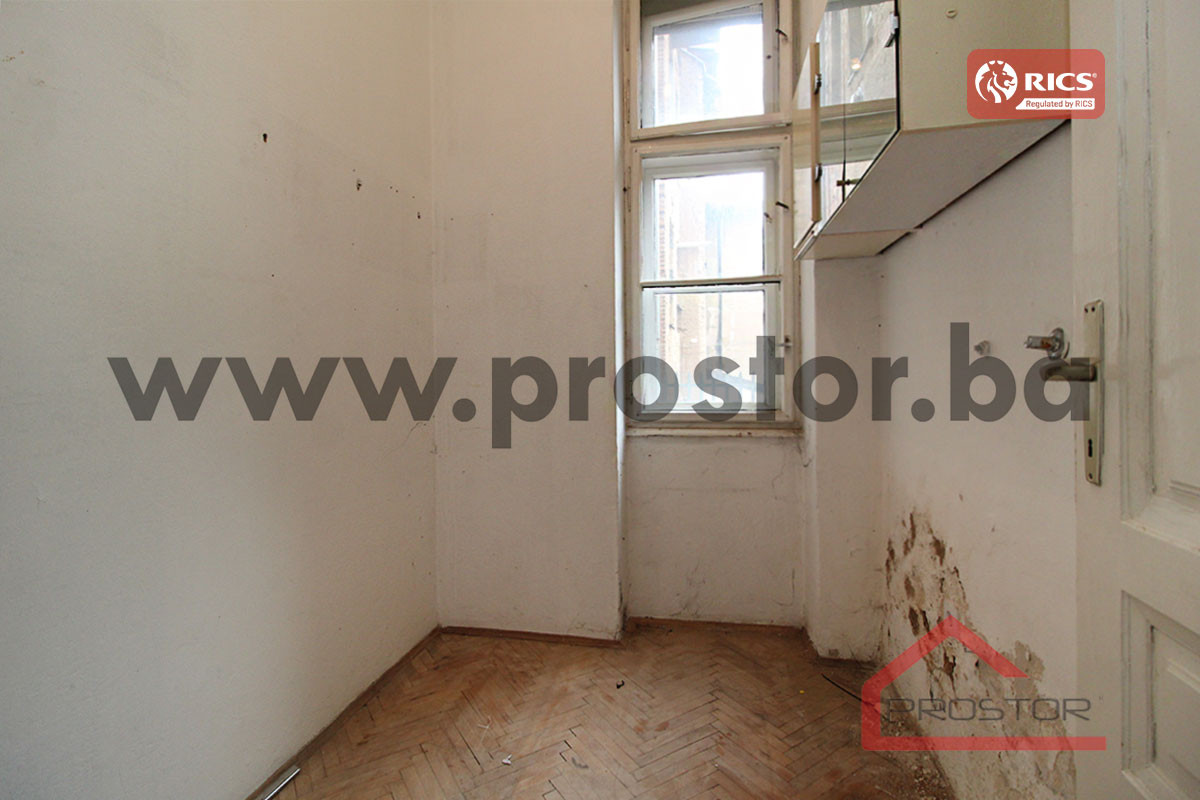 PROSTOR prodaje: Troiposoban stan, Centar 7