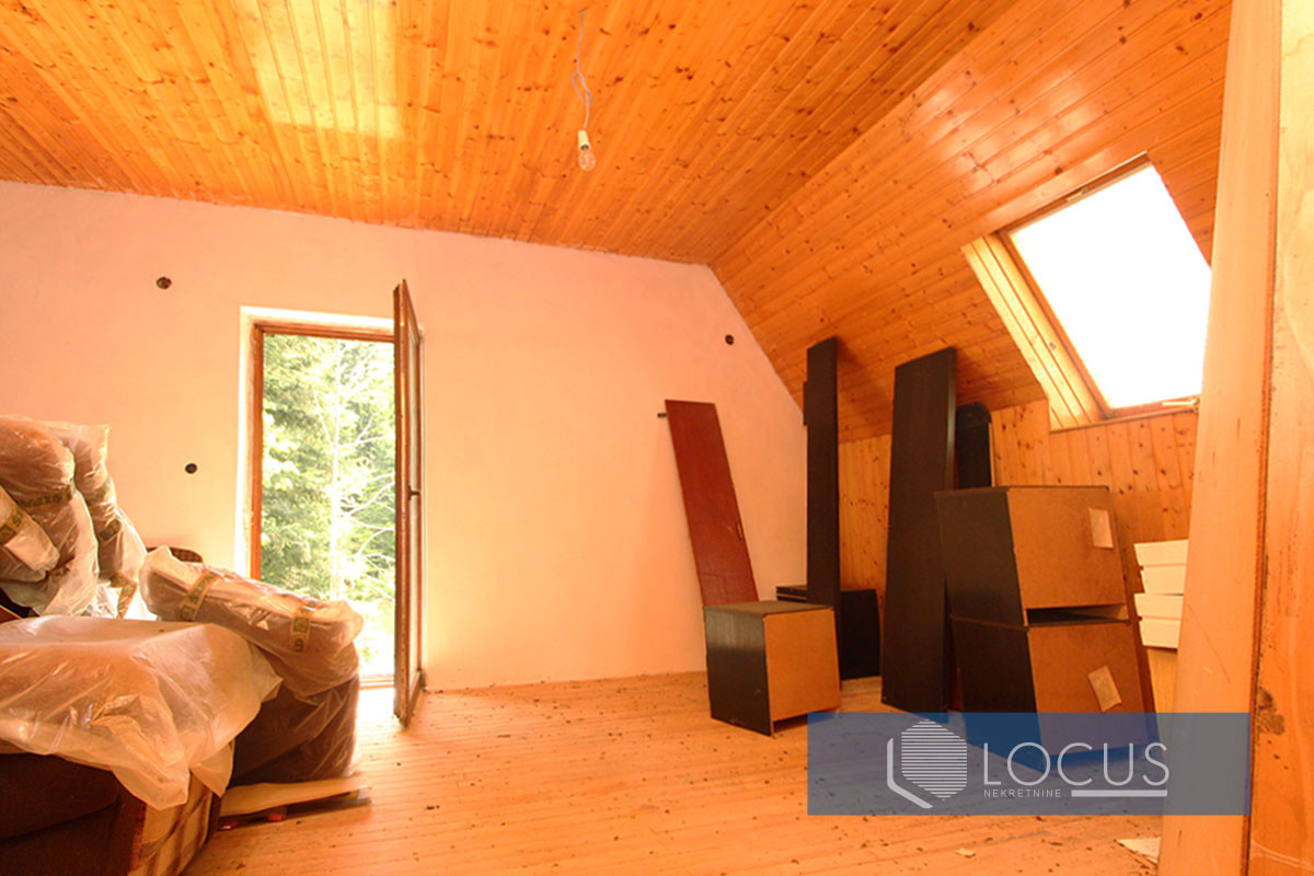 LOCUS prodaje : Vikendica na parceli 3.345m2, Romanija, Pale 7