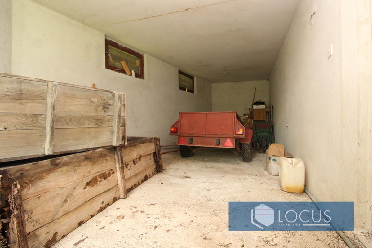 LOCUS prodaje : Vikendica na parceli 3.345m2, Romanija, Pale 13