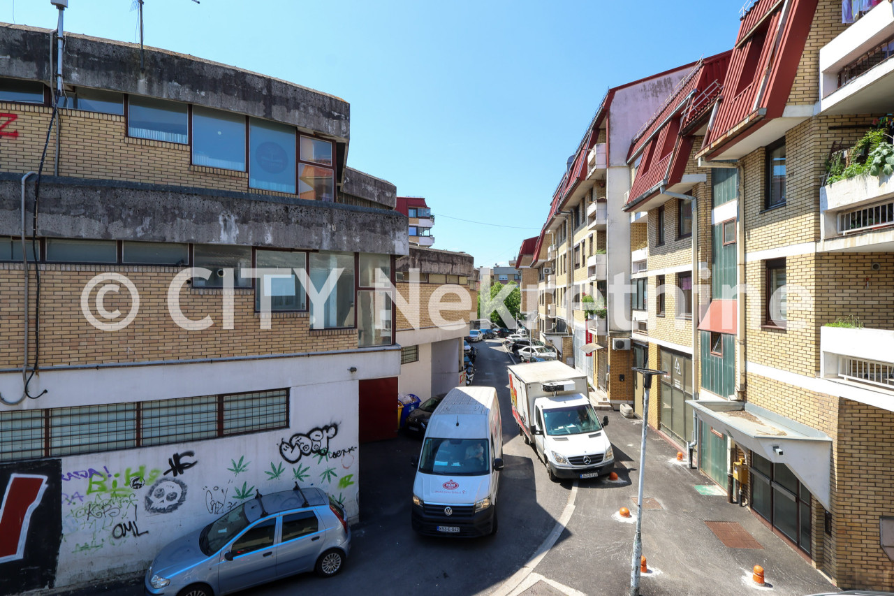 Manji trosoban stan - Centar - Koševsko brdo - 47 m2 14