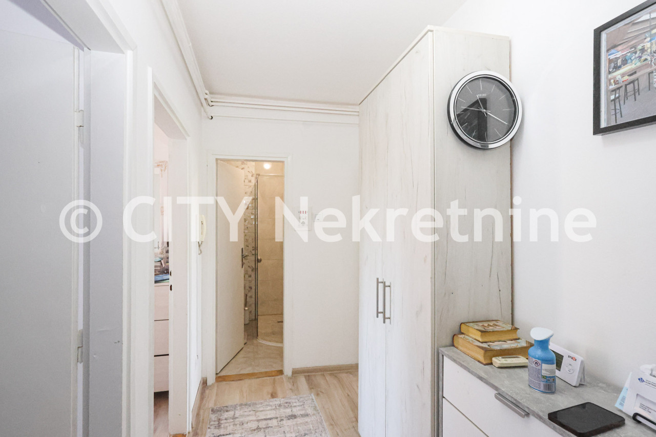 Manji trosoban stan - Centar - Koševsko brdo - 47 m2 18