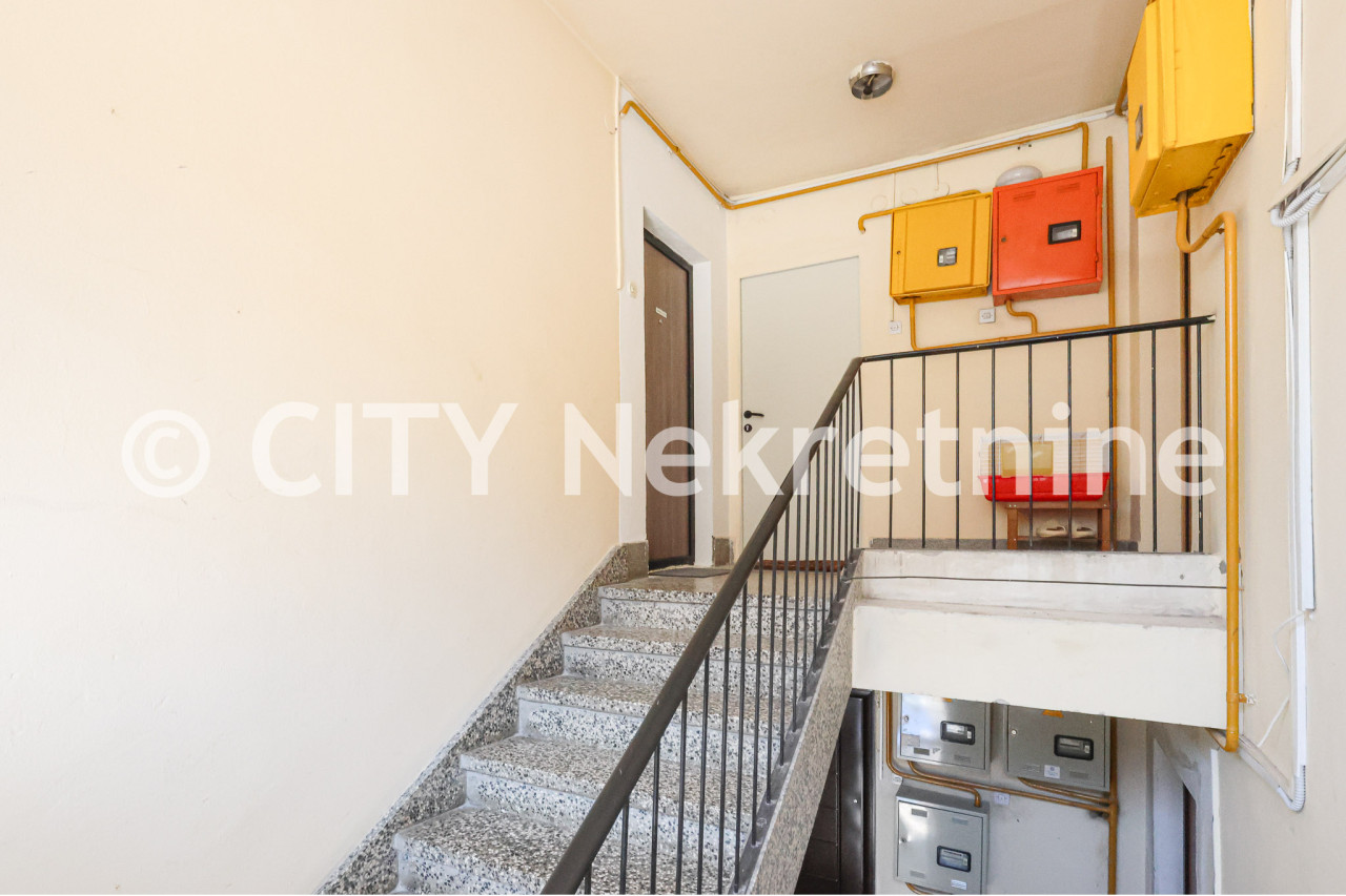 Manji trosoban stan - Centar - Koševsko brdo - 47 m2 20