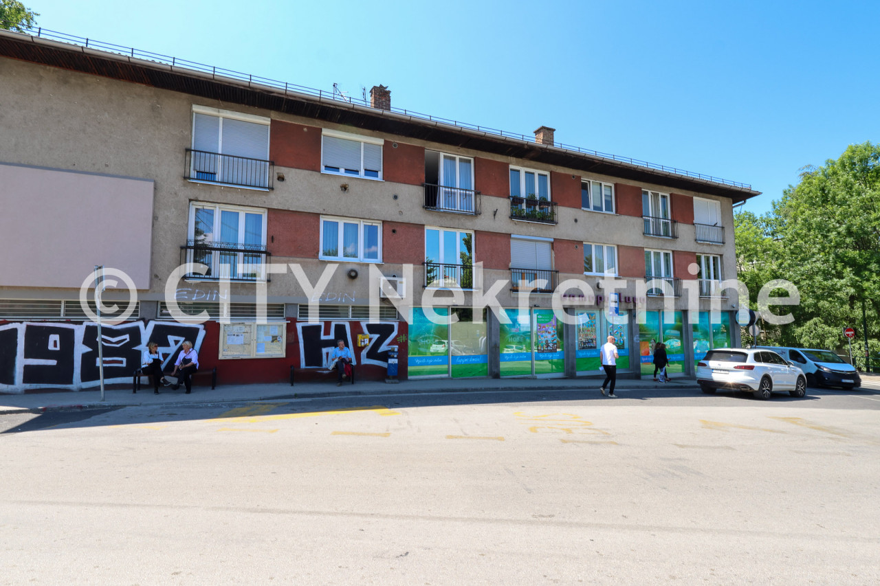 Manji trosoban stan - Centar - Koševsko brdo - 47 m2 23