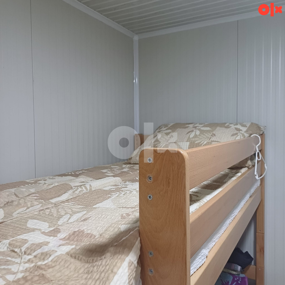 Vikendica pored željeznice Kijevo 3