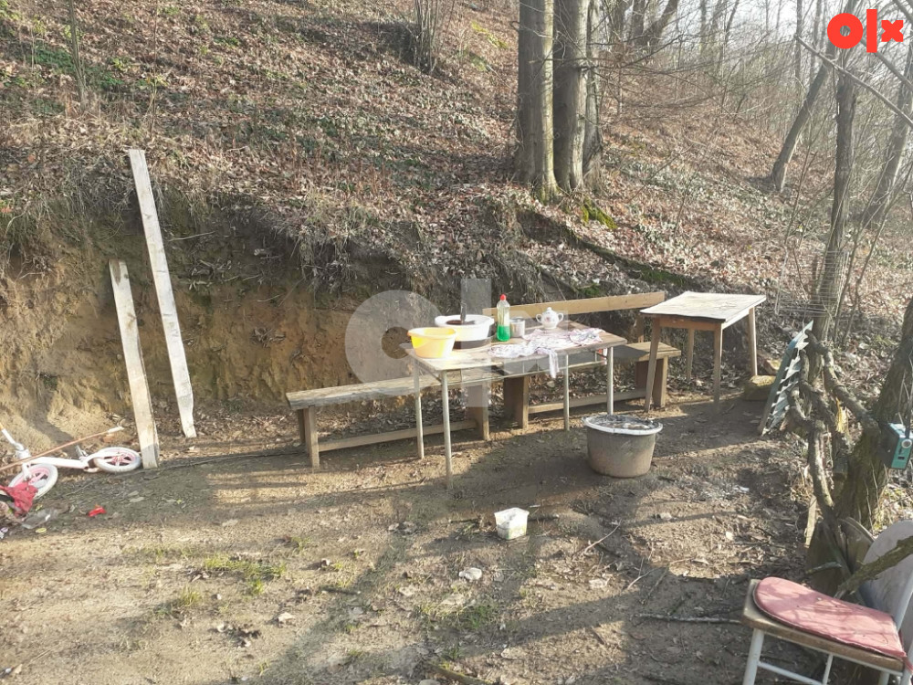 Vikendica Lukavac 300m od centra grad cijena po dogovor 2