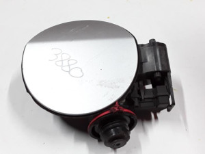 13358933 POKLOPAC REZERVARA  OPEL ASTRA J 2009-