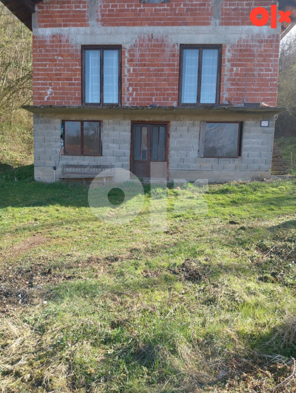 Imanje 50 duluma obradive zemlje sa kućom 3
