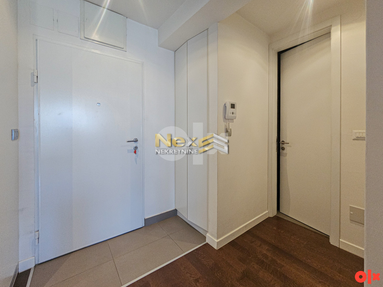 Trosoban stan sa garažom Socijalno/Novo Sarajevo 82 m2 2